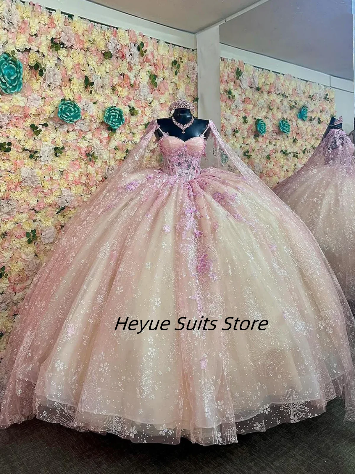 

Customized Sparkly delicate princess Quinceanera Dress Corset Spaghetti Straps Long Ball Gown Appliques Gown Vestido De15 Anos