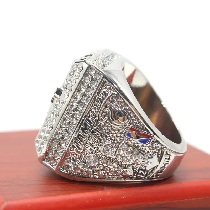 الدوري الاميركي للمحترفين الساخن النار 2013 جيمس بطل الدائري كرة السلة هدية تمثال بيع سريع بالجملة التجارة الخارجية كرة السلة المجوهرات #2