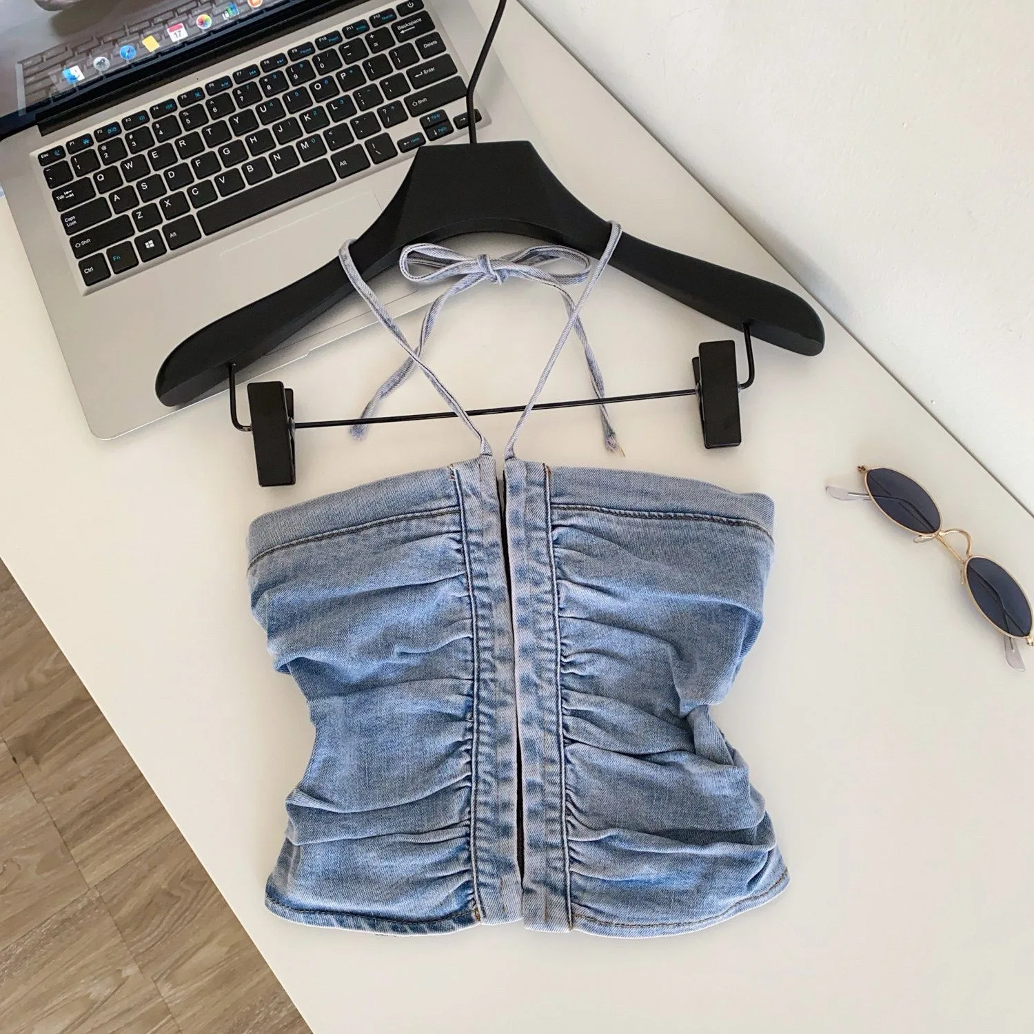 Girls Summer New Neck Strap Strapless Vest 2026 Summer New Pleated Slim Fit Zipper Denim Top