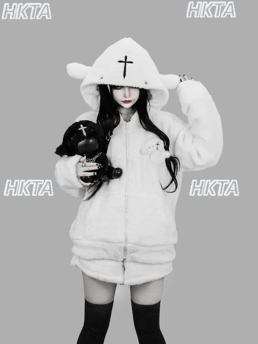 

Subculture Dark Style Plush Hooded Fur Coat Set Women Rivets Cute Little Sheep Design Zipper White Fluffy Coat and Shorts Set