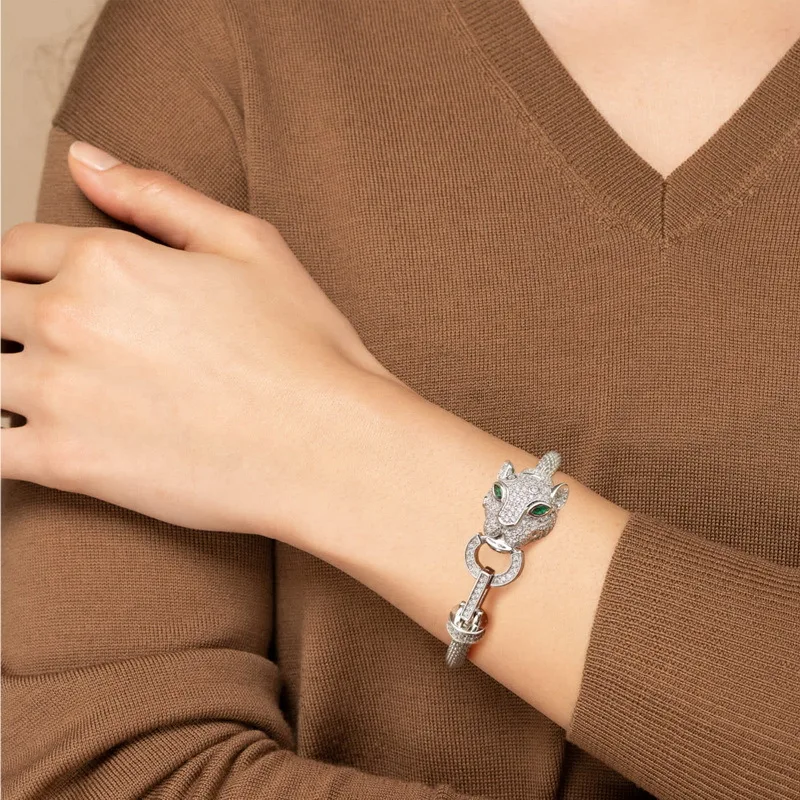 

Fall into the Galaxy Exquisite Cheetah Bracelet S925 Silver Microencrusted Diamond Hip Hop Light Luxury Jewelry