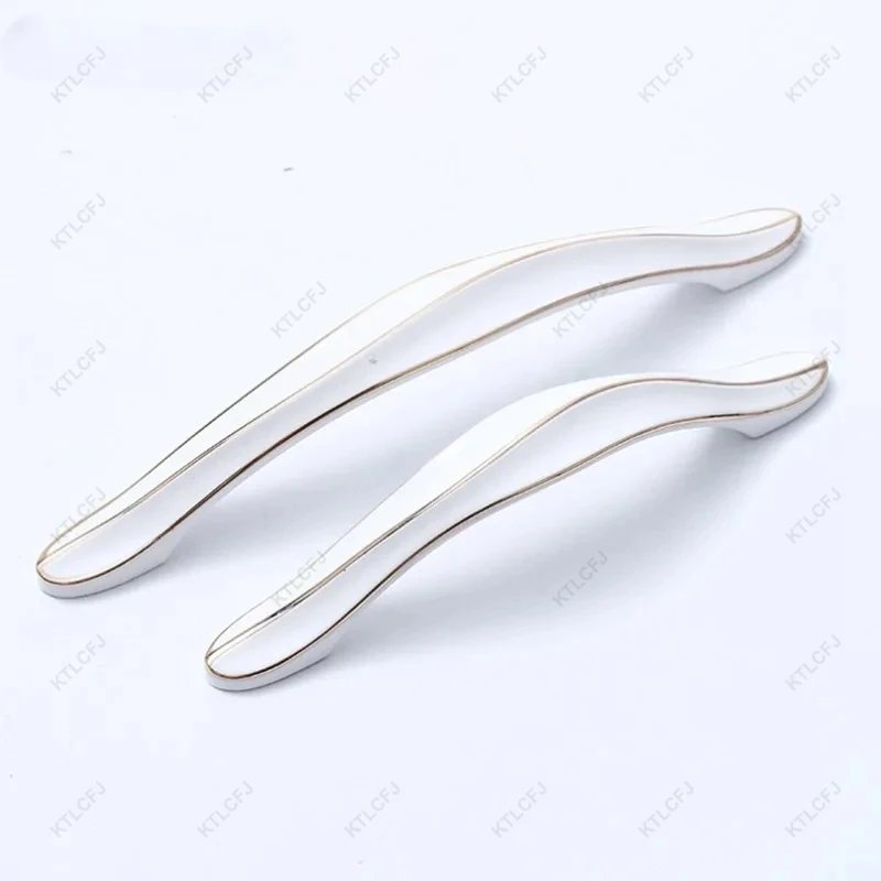 Furniture Hardware Qinggu Indoor Arc Handle Door Handle Solid Base Cabinet Handle