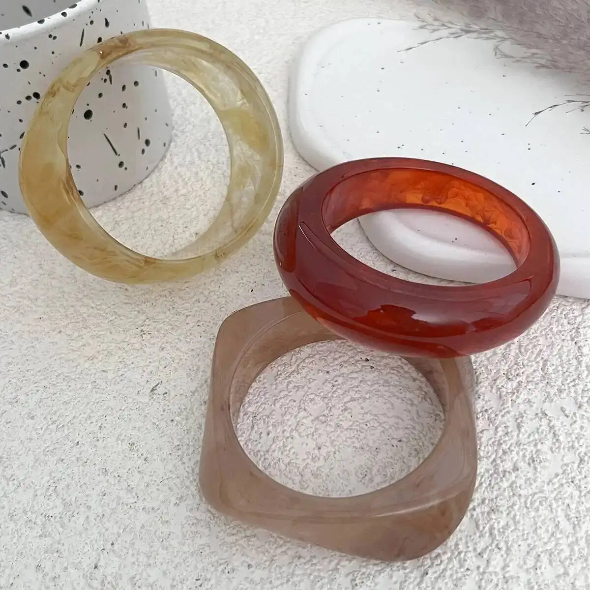 Lacteo 3 أنماط خمر غير النظامية الراتنج التراص أساور أساور النساء أنيق الإبداعية سميكة واسعة الإسورة حلية مجوهرات