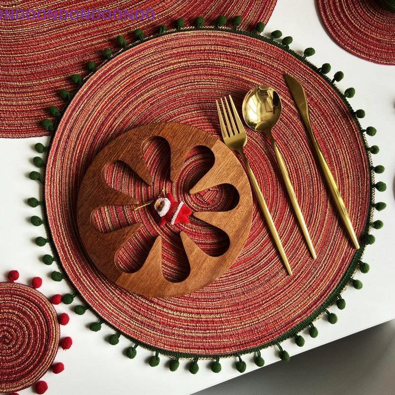 Round Woven Placemats Waterproof Heat Resistant Non Slip 4Pcs Mats for Dining Table Kitchen BBQ Family Gathering