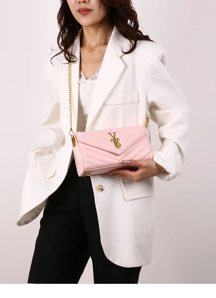 

Gold-Letter Embroidered Envelope Bag with Chain Strap & Inner Pocket - Stylish Crossbody Shoulder Bag for Women