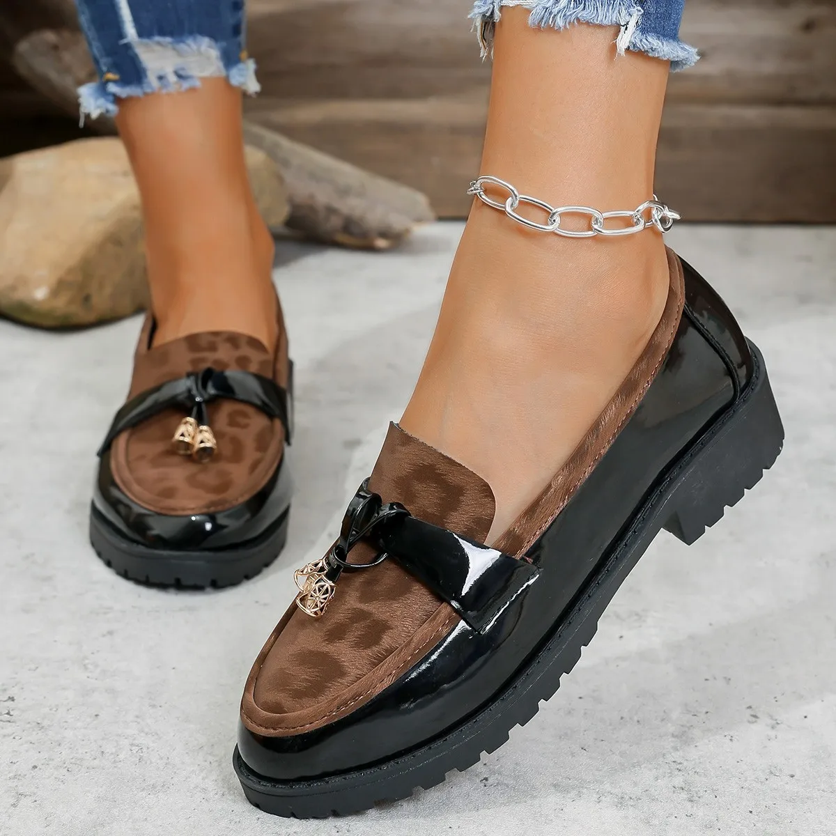 

2026 New Women's Loafers - Leopard Print Platform Slip-On Shoes with Metal Buckle, Comfortable Casual Flats for Fall/Winter