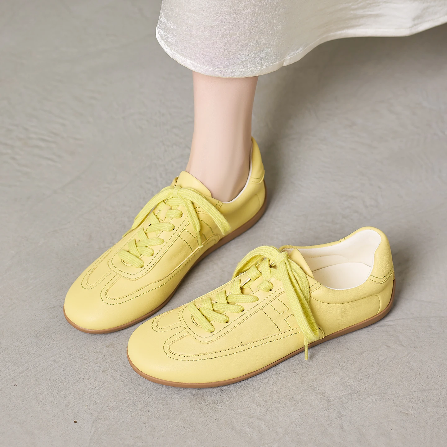 

Genuine Leather Sheepskin Women Sneakers, Lace-up Training Shoes, Fashion Flats Womens Shoes,Ladies Sports Shoes