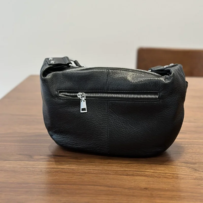 حقيبة كروس جديدة من جلد البقر بطبقة علوية سوداء نقية من الجلد الطبيعي لعام 2026، حقيبة صغيرة بكتف واحد خفيفة الوزن