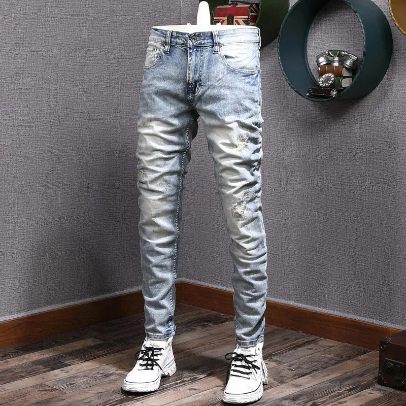 Fashion Vintage Men Jeans Retro Washed Light Blue Elastic Slim Ripped Jeans Men Embroidery Patched Designer Denim Pants Hombre