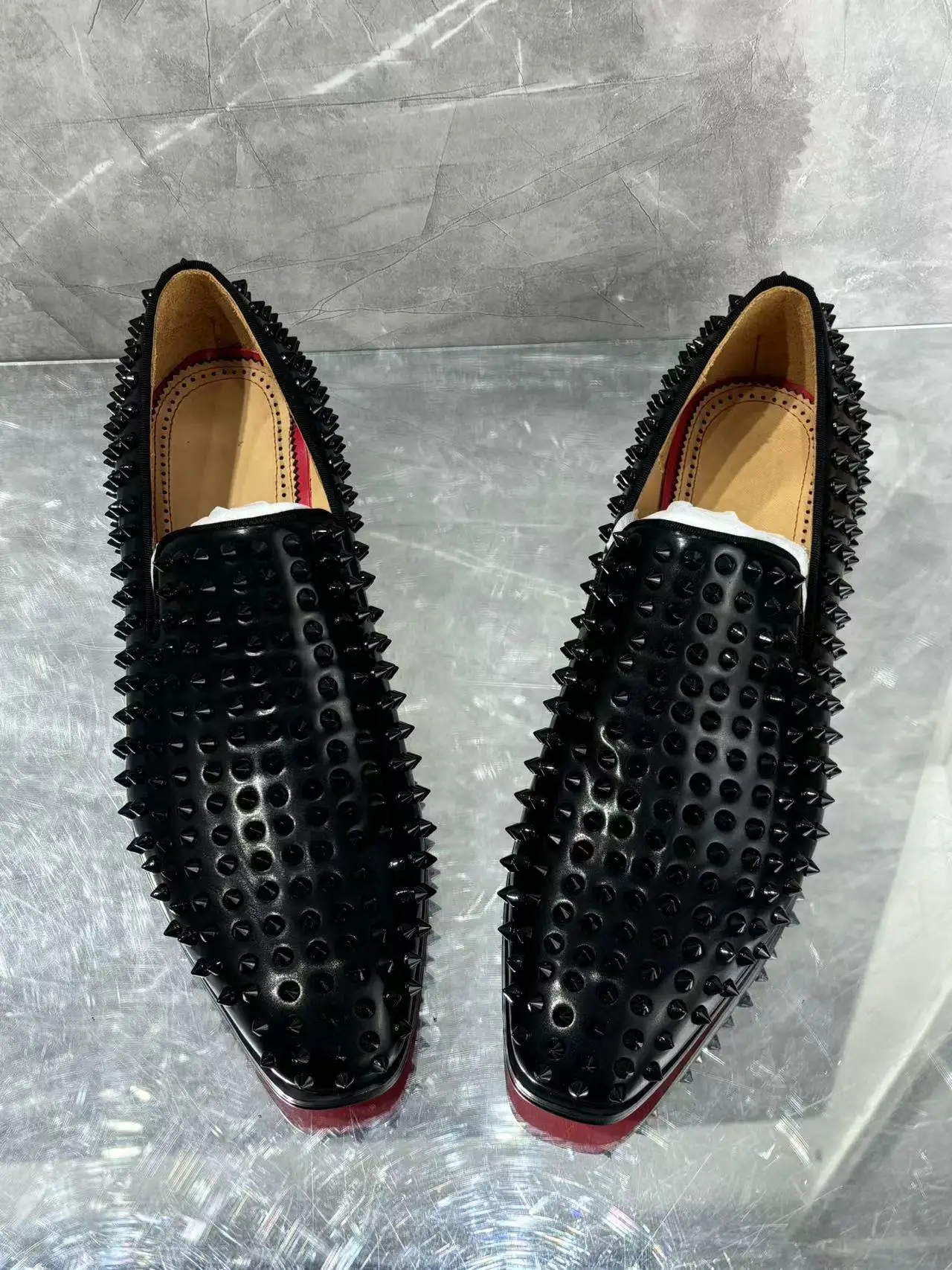 Men Classic Pointed Rivet Decoration Black Leather Loafer Shoes Round Toe Male Slip On Party Wedding Single Shoes