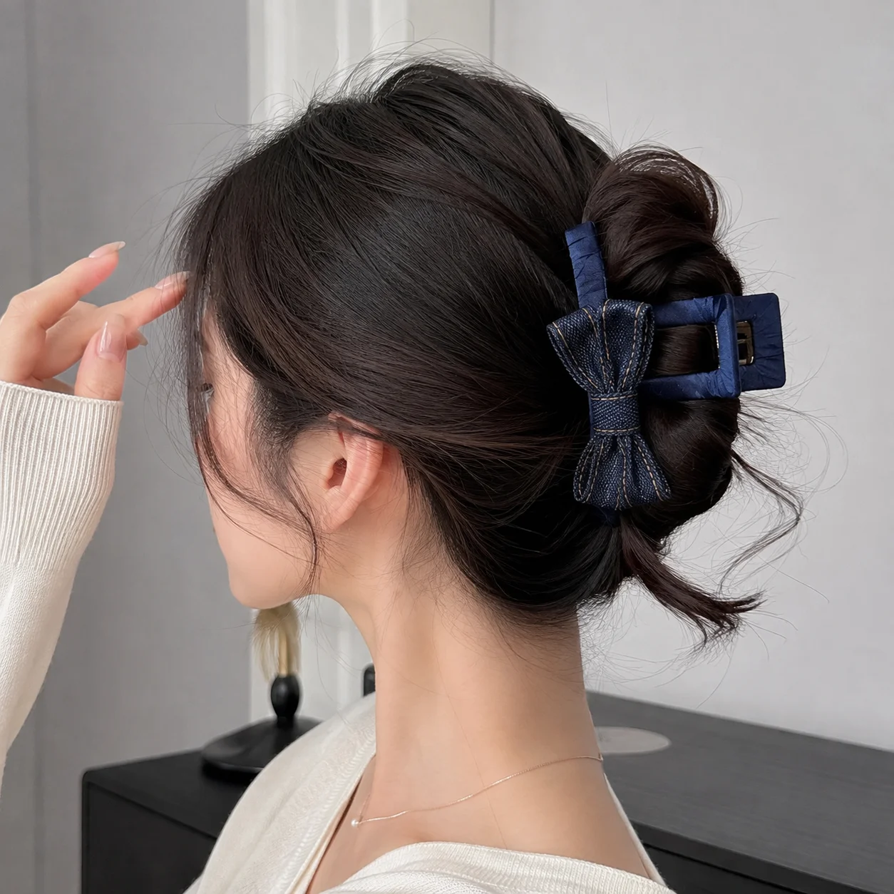 Pince à cheveux en satin avec  - Travel Accessories Kmart avis et prix