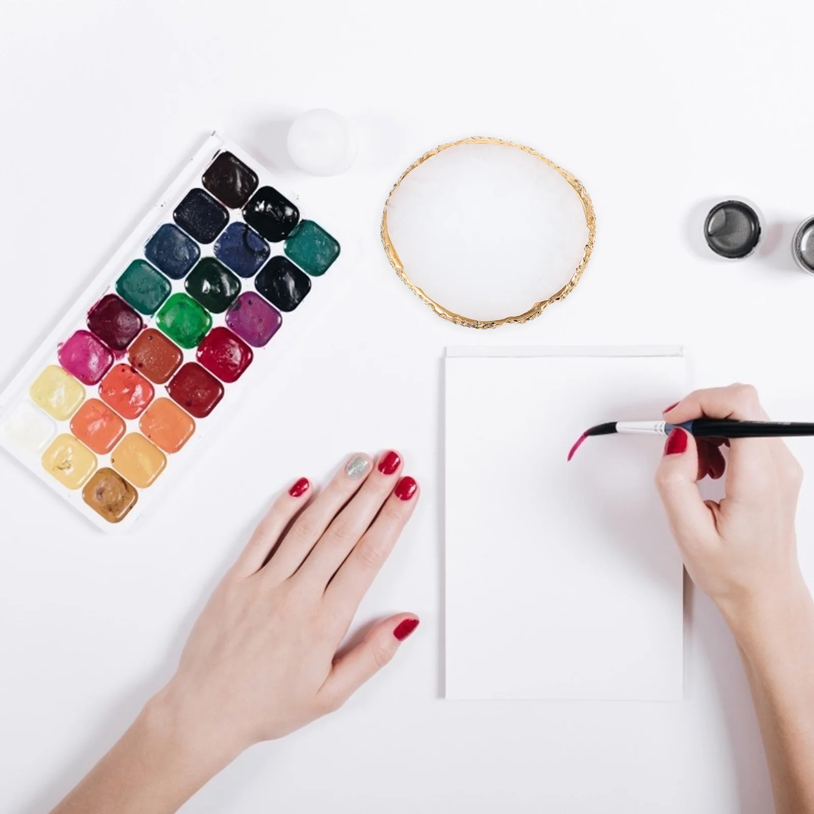 

2Pcs Golden Resin Nail Art Palette Smooth Color Mixing Plate for Manicure Gel Polish Painting Display Tool Compact Design Travel