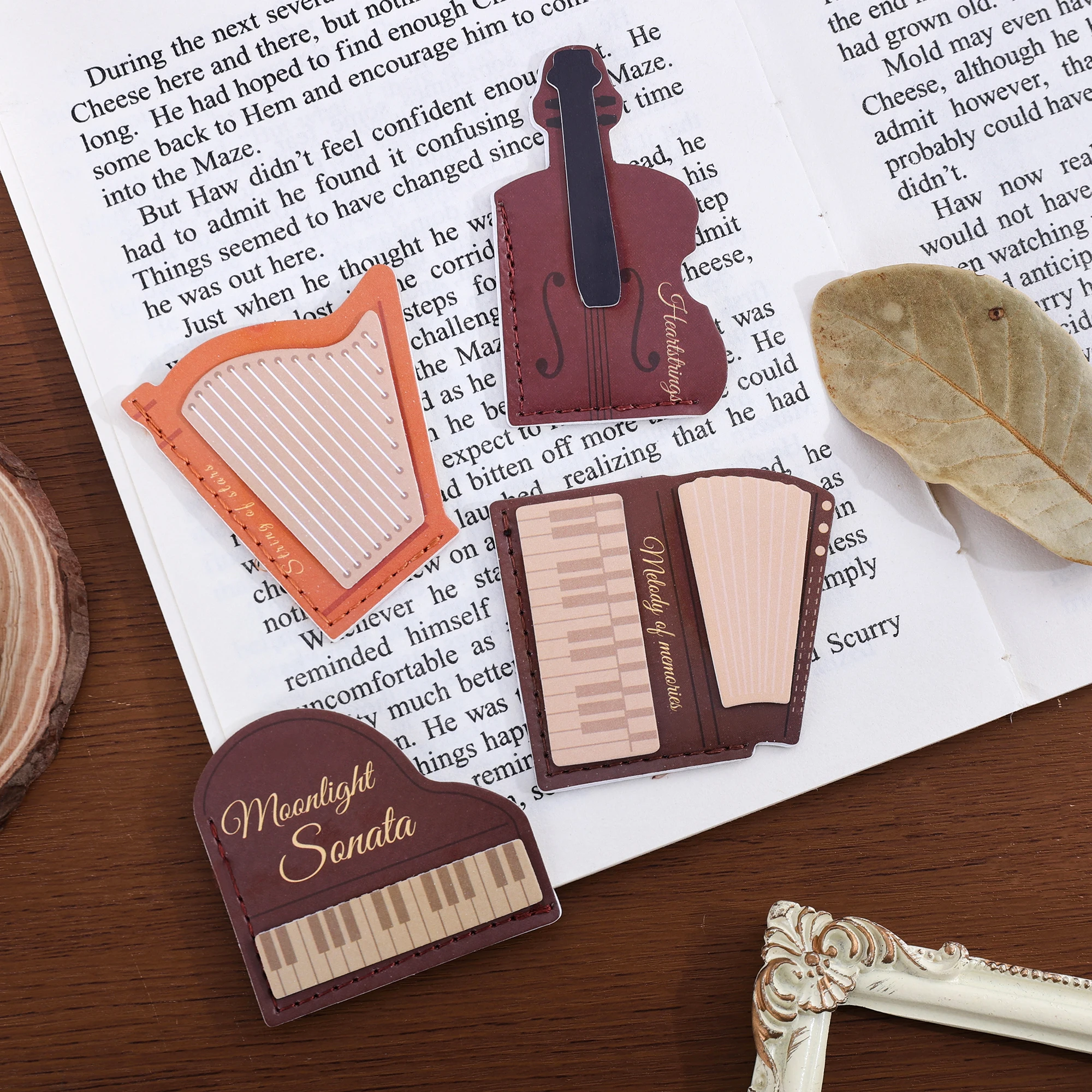 Vintage Musical Instrument Leather Corner Bookmarks, Piano Violin Shape Page Marker, Ideal Gift for Music Lovers Book Readers