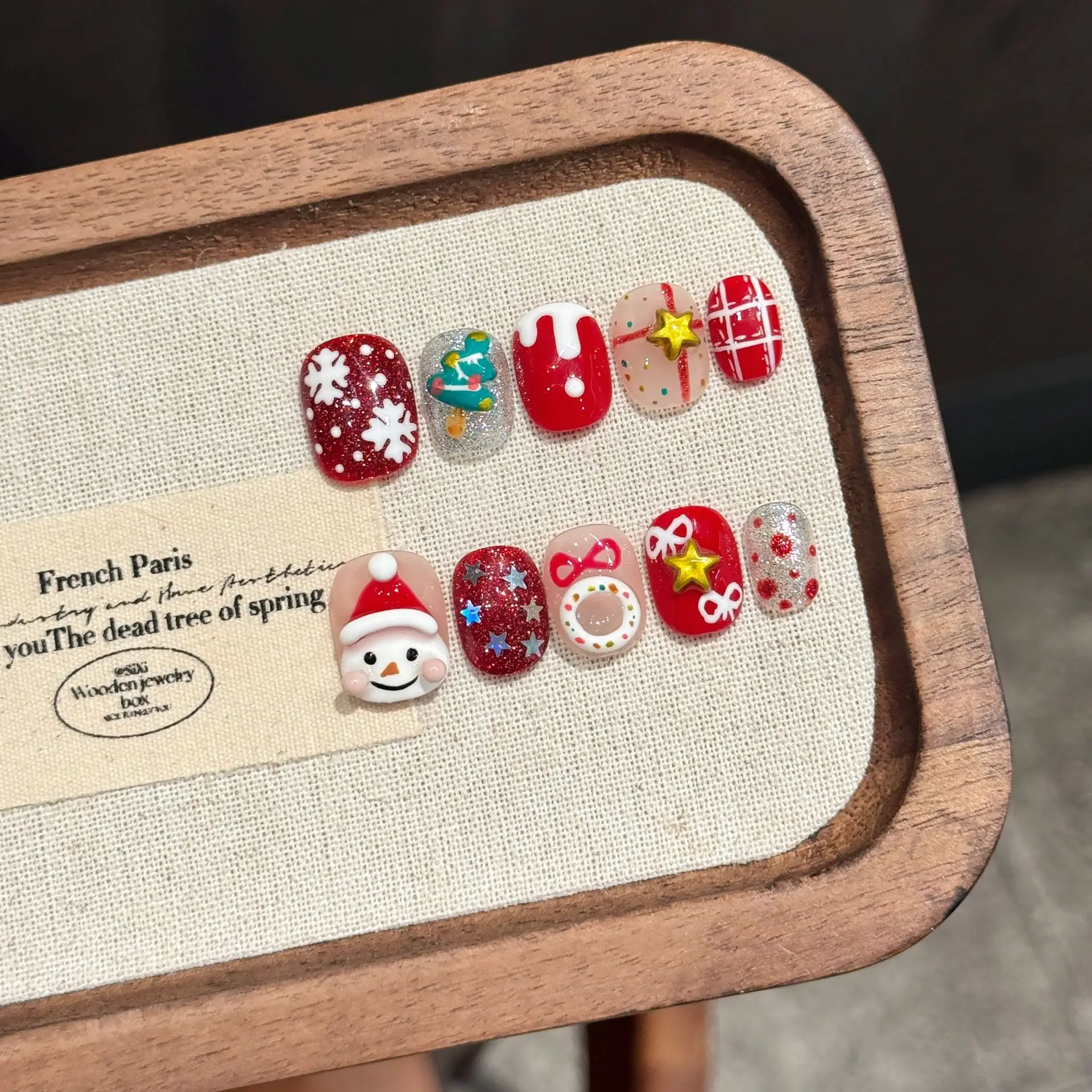 

10 PCS Luxury Handmade Press on Nails Short Oval Christmas hand-painted Design with 3-PIECE Tool Adhesive Nail Glue Tabs