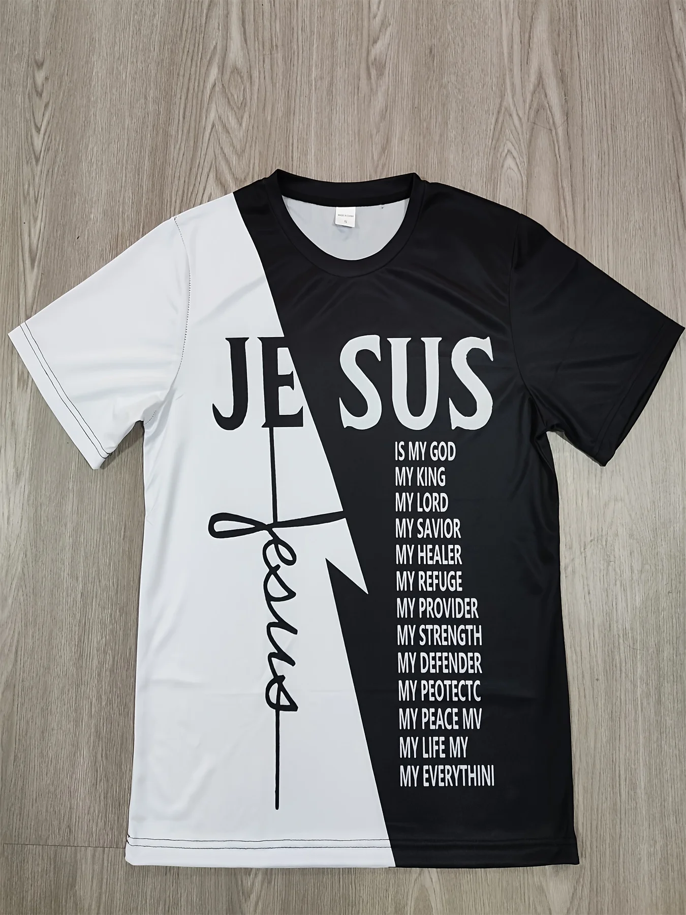 T-shirt estiva da uomo con blocco colore lettera stampa 3D tema cristiano da uomo casual manica corta girocollo abbigliamento estivo da esterno