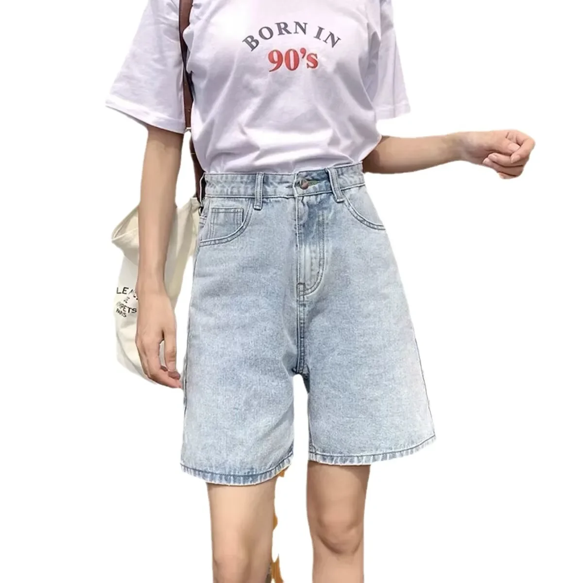 Pantaloncini di jeans a gamba dritta larghi estivi 2024 Pantaloni casual a cinque pezzi versatili a vita media con marchio alla moda stile coreano