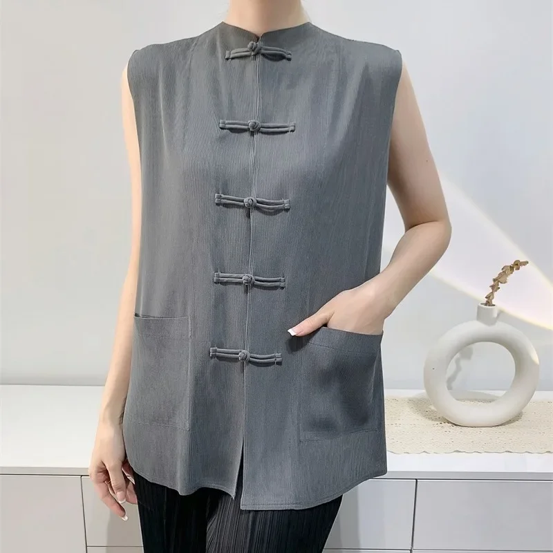 GGHK 2024 Summer Pleated Top Women Chinese Vintage Plate Button Vest Pure Color Sleeveless Classic Design Female Vest