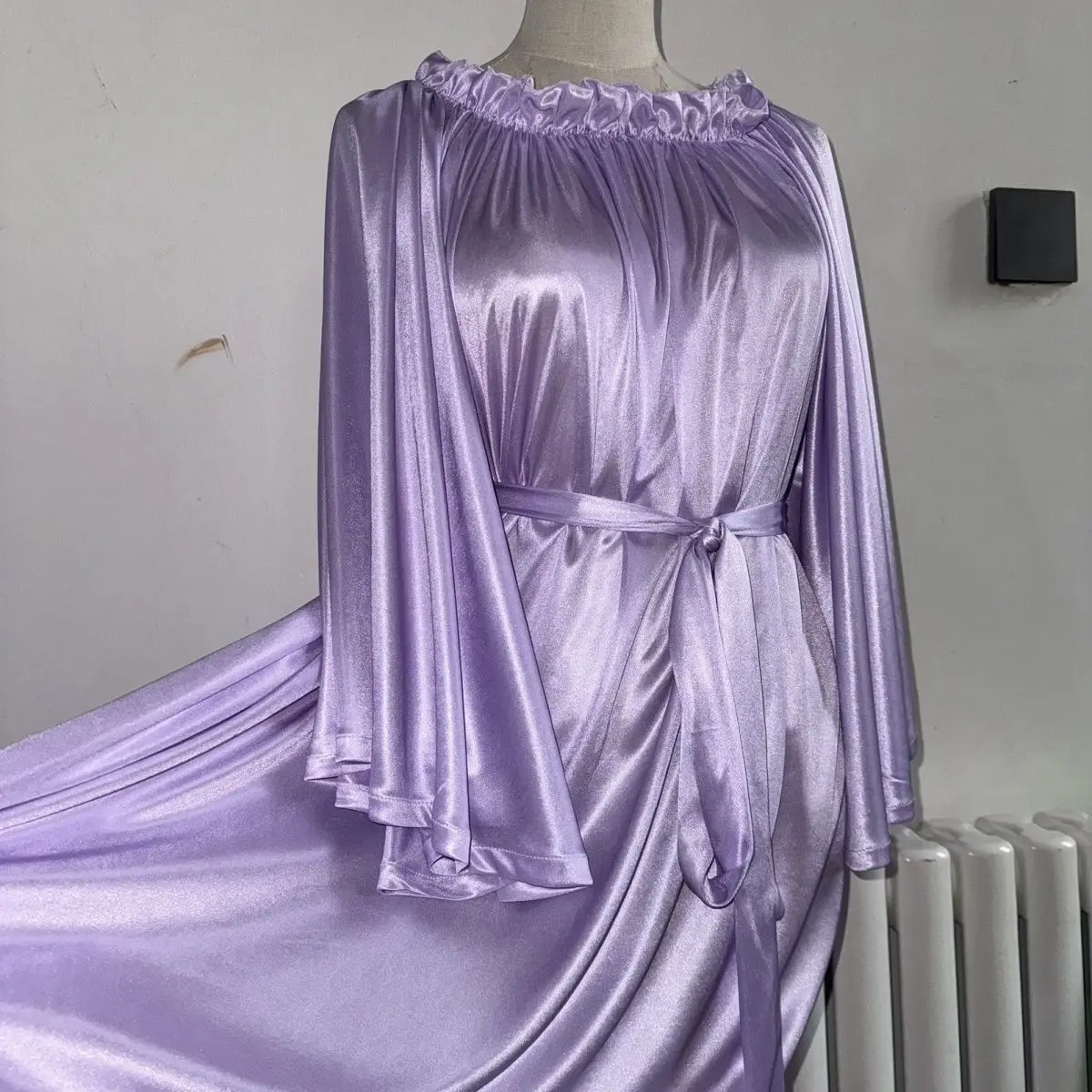 

Ice Silk Stretchy Silky Fan-shaped Loose Nightdress for Men