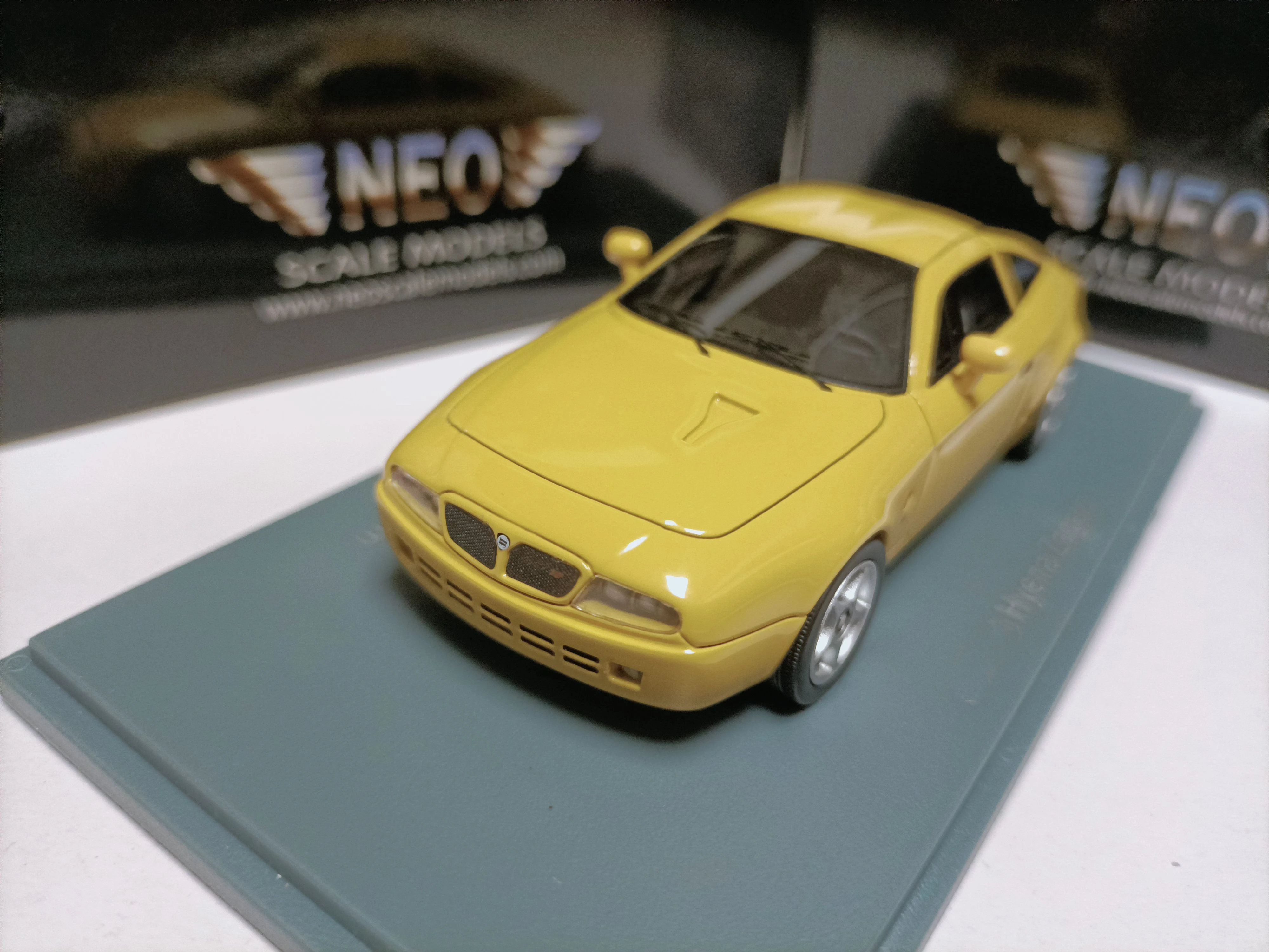 Neo 1:43 Hyena Zagato 1992 Yellow Simulation Limited Edition Resin Metal Static Car Model Toy Gift