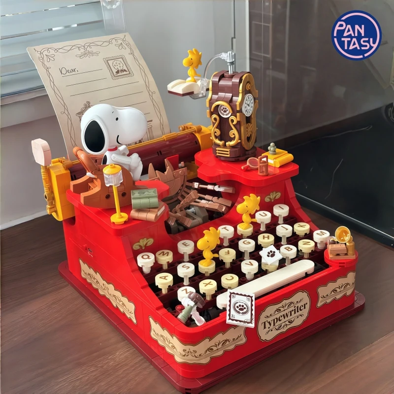 New Snoopy Retro Typewriter Building Block Model Collection Ornament Assembly Cartoon Puzzle Children's Toy Christmas Gift