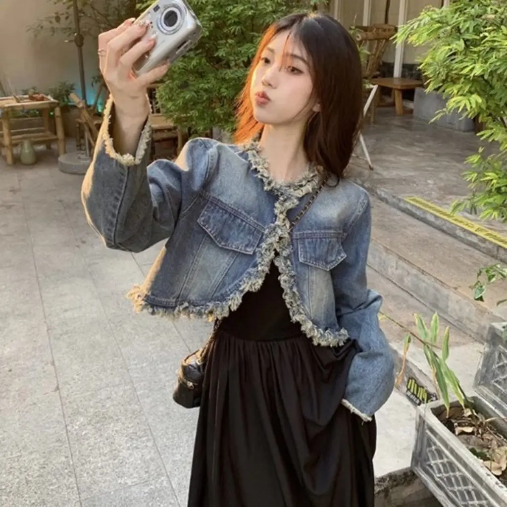 

Women's Retro Denim Coat And Cardigan Set Autumn Design Sense Niche Temperament Burrs Two-Piece Outfit for Ladies