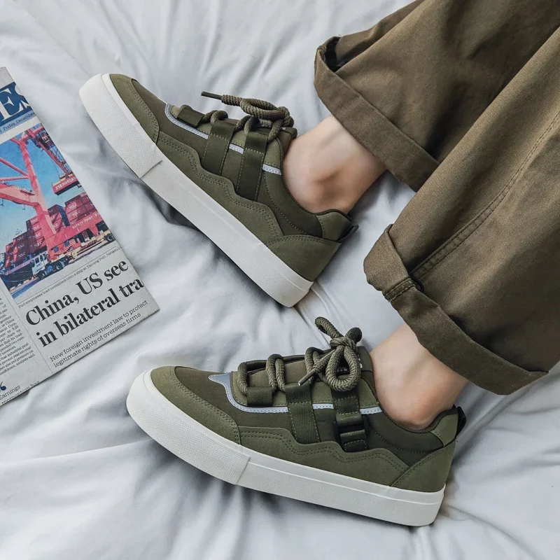 high-quality-low-top-personalized-all-season-round-toe-lace-up-vulcanized-shoes-with-a-unique-style-and-flat-canvas-soles