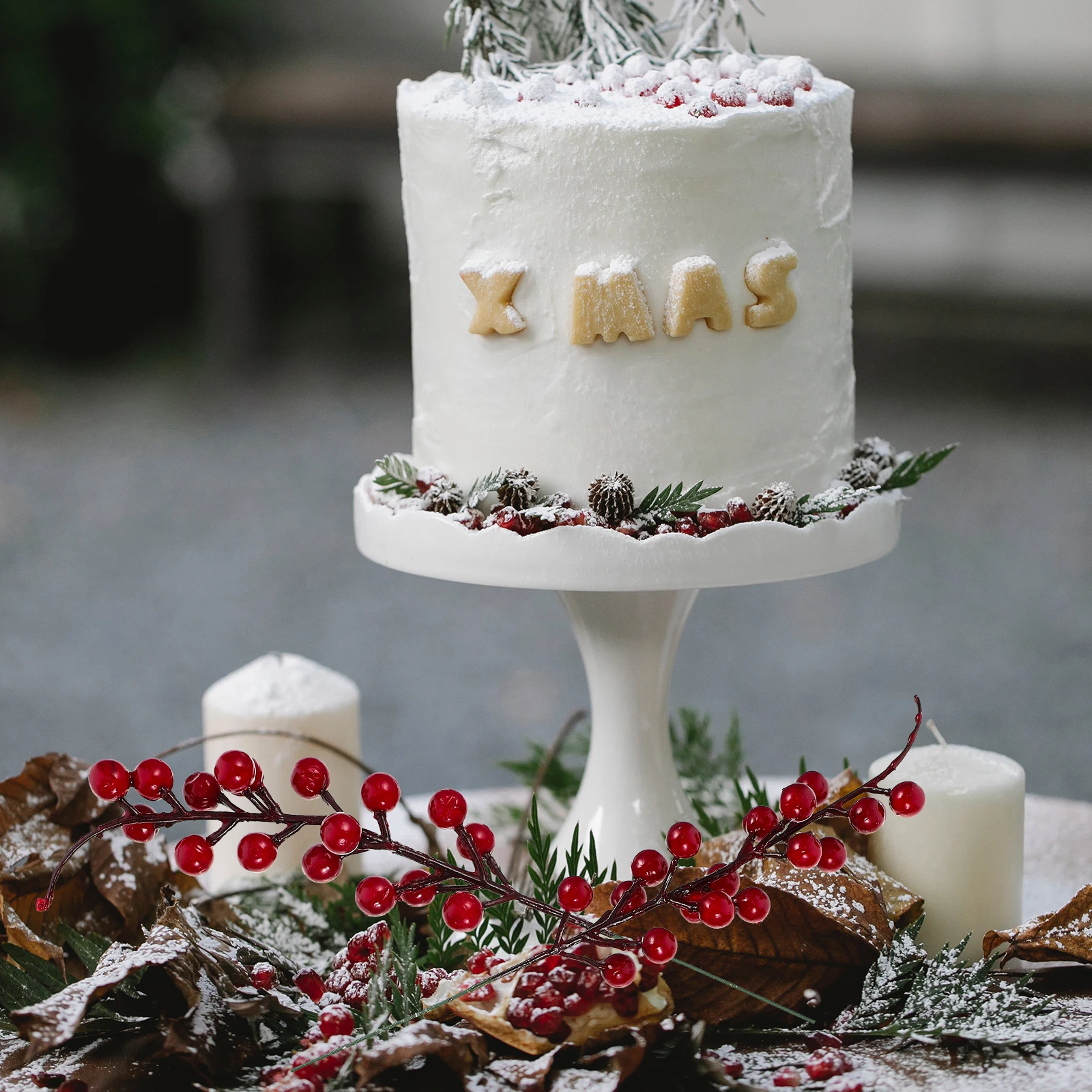 

12Pcs Artificial Red Berry Stems Fake Berry Picks for Christmas Tree Decorations DIY Crafts Holiday Home Wedding Table