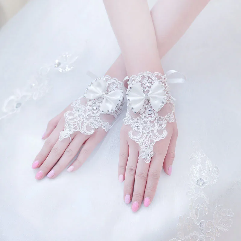 White Short Wedding Gloves Women Bride Flower Lace Fingerless Bridal Gloves Wedding Party Decoration Clothing Accessories