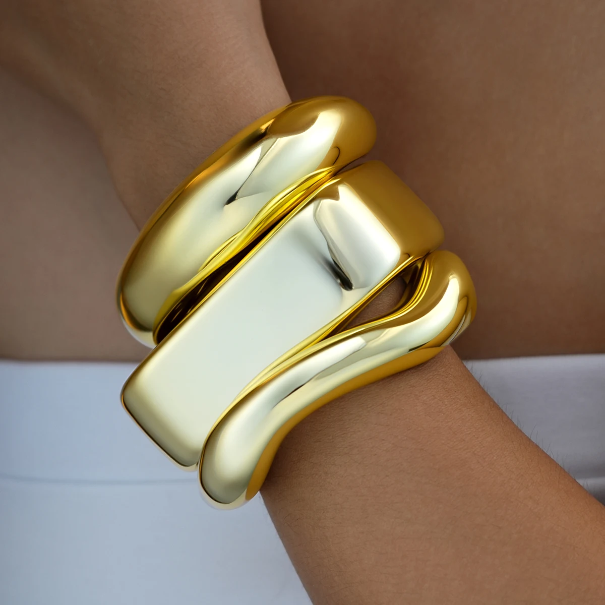 3 stücke Retro Übertrieben Gold Farbe Armreif Set für Frauen Einfache Geometrische Glatte Breite Dicke Armbänder Täglichen Verschleiß Hochzeit Schmuck