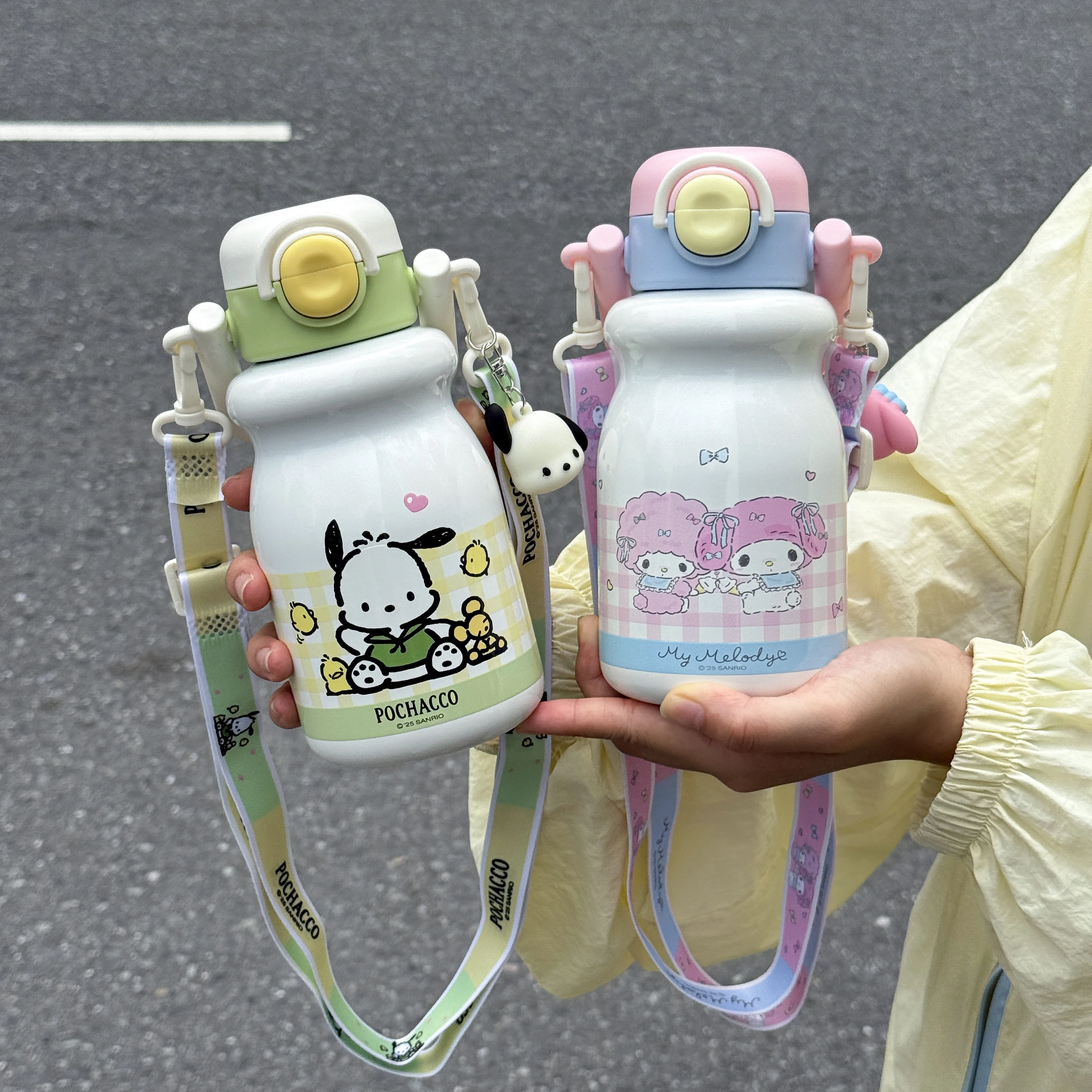 

1 шт. термокружка Sanrio с двойными стенками, 540 мл, с ремешком через плечо и широкой ручкой, портативная уличная кружка для воды, крышка двойного назначения