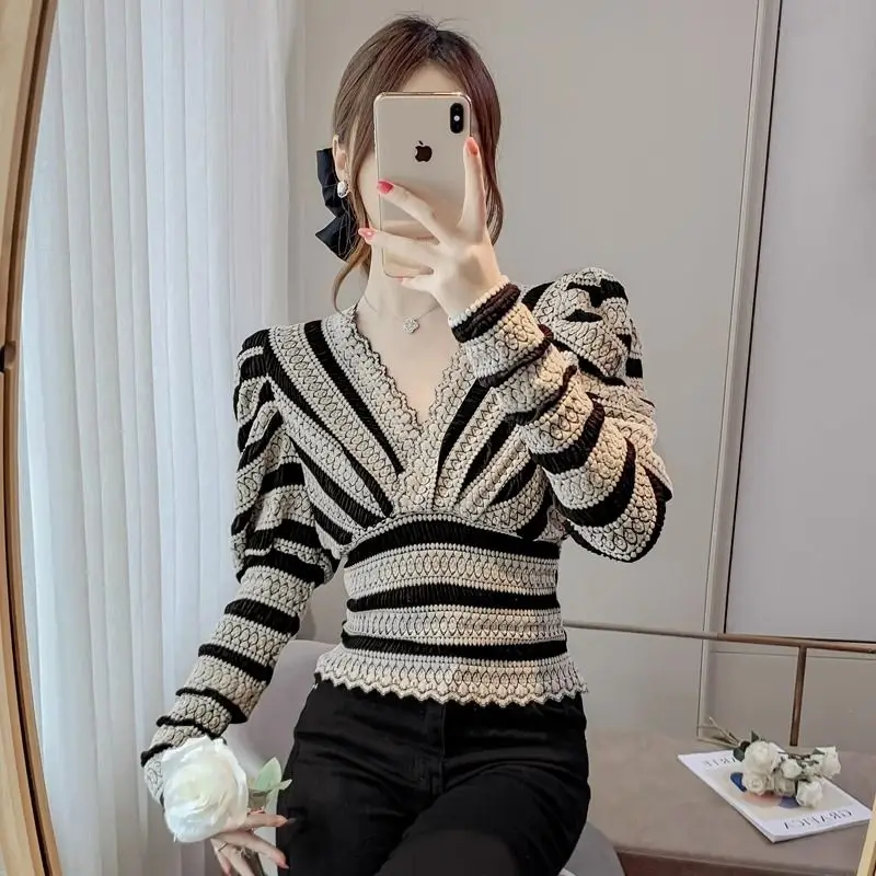 Spring Autumn New Fashion V-neck Puff Sleeve Women\'s Clothing Vintage Bottoming Shirt Striped Hollow Out Lace French Style Tops