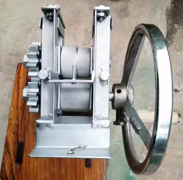 

Manual Strip Breaking Machine Hand Crank Model, Bamboo Strip Separation Machine, Bamboo Strip Opening and Bamboo Breaking