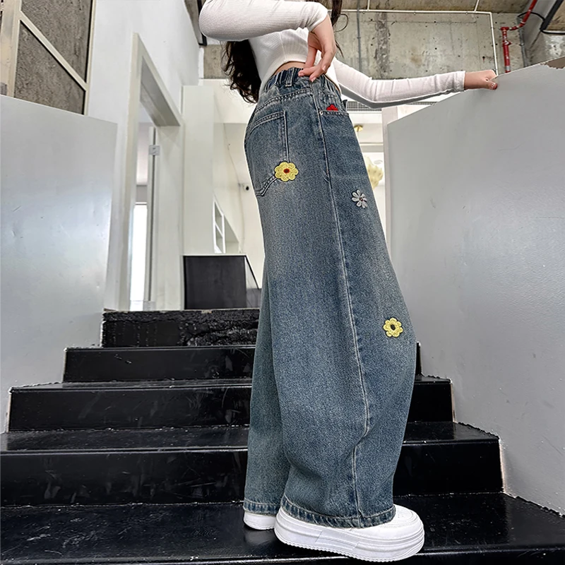 أزياء الخريف الفتيات كبيرة واسعة الساق منحني الجينز مع التطريز الأزهار الطفل شارع العليا زهرة الدنيم السراويل الاطفال بناطيل كاجوال #3