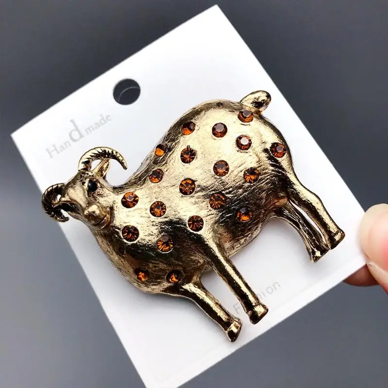 Funkelnde Schaf-Brosche mit Strasssteinen, Rostfreie Legierung, Unisex-Tier-Anstecknadel, Perfekt für Hochzeiten, Partys und als Geschenk für Tierliebhaber – Detail 5