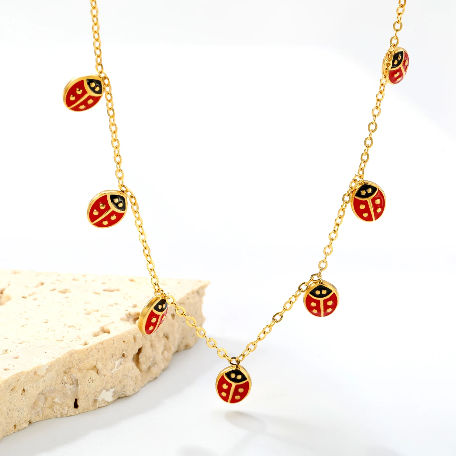 

LUXUKISSKIDS Coccinella Septempunctata Charm Collier Woman/Girls Trendy Cute Insect Pendants Necklace Birthday Party Accessories