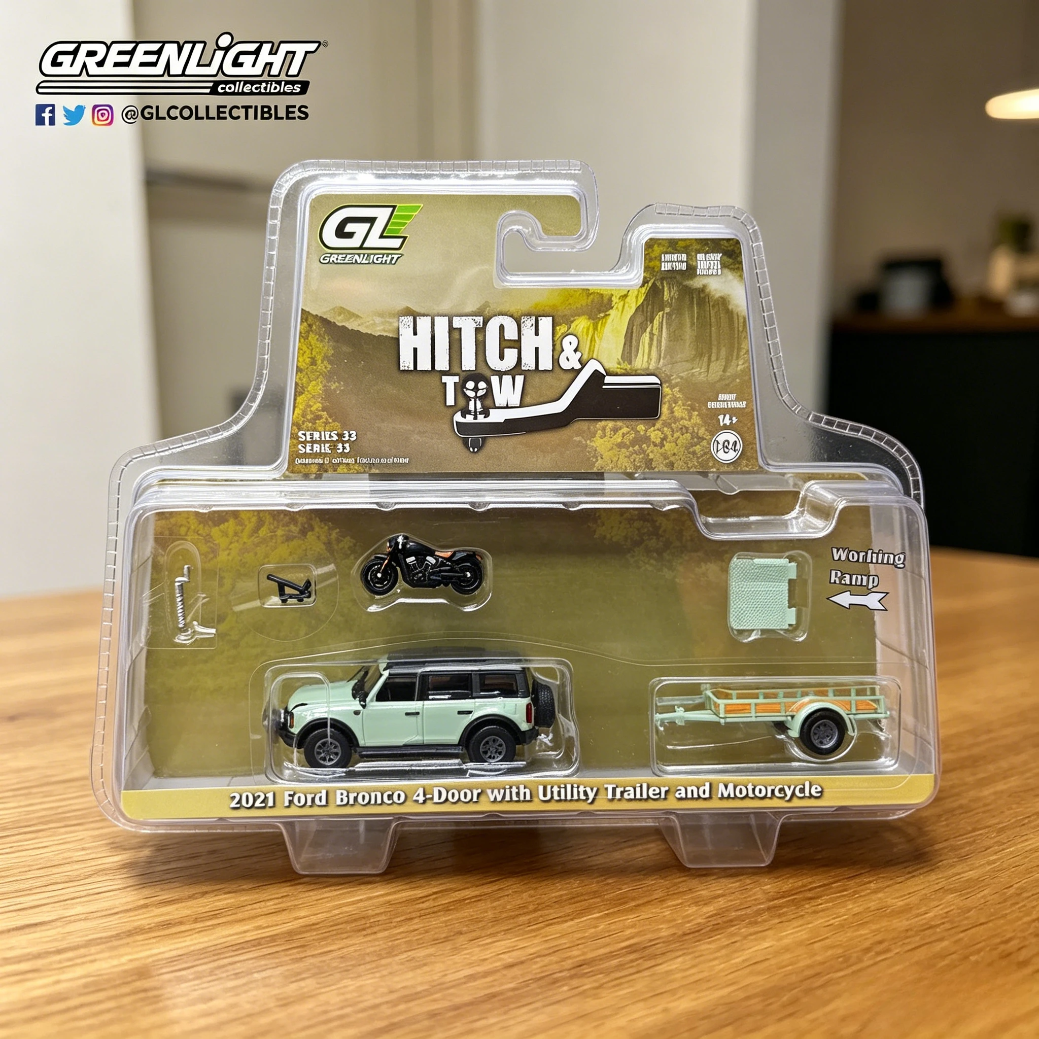 greenlight-1-64-hanging-series-33-2021-ford-horse-badlands-utility-trailer-and-motorcycle-diecast-alloy-car-model-collectible
