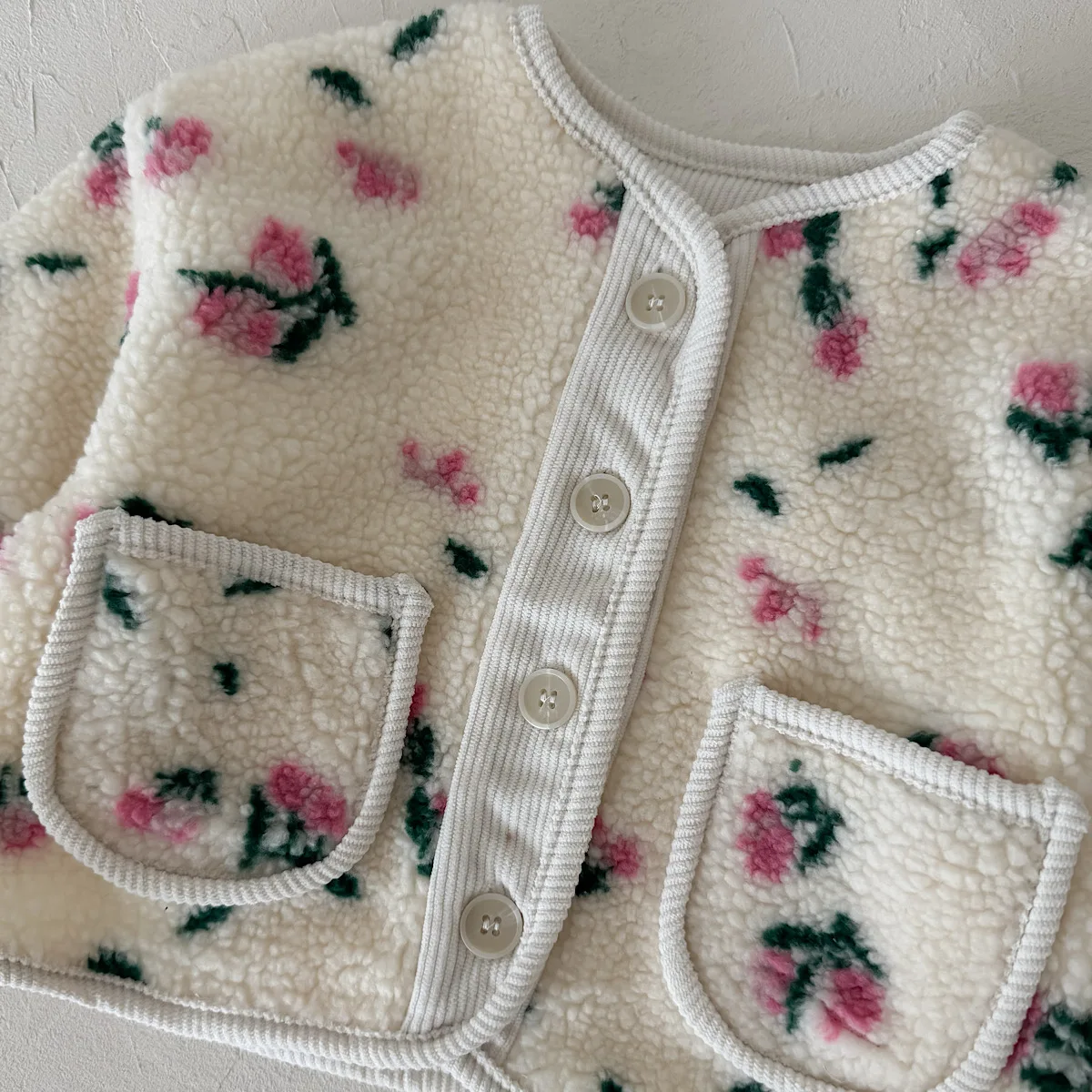 Sherpa-Fleecejacke für Kleinkinder, Mädchen, Herbst/Winter, kleine, rosa Strickjacke mit Blumenmuster, warme Baby-Oberbekleidung mit Taschen. – Detail 4