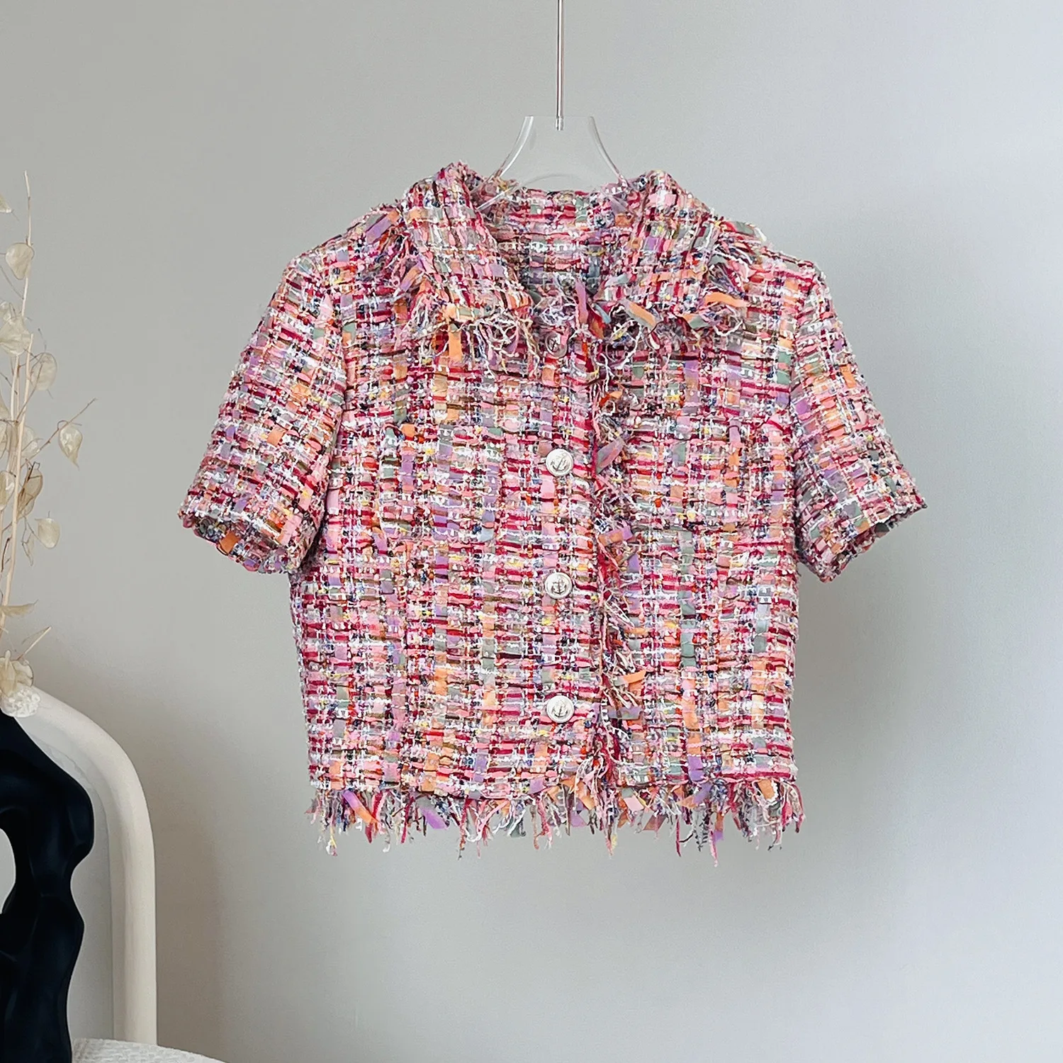 

Новинка 2023 года, твидовая куртка с короткими рукавами и кисточками во французском стиле, короткое тонкое женское пальто с бахромой и грубыми краями