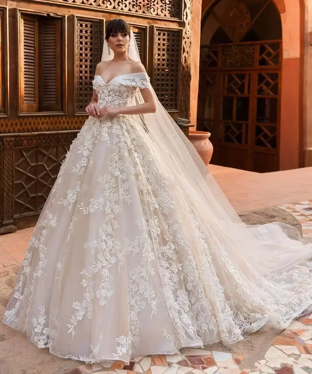 

Customized Lace Wedding Dresses 3D Appliqued Ballgown Off The Shoulder Bridal Gowns Chapel Tulle Plus Size Vestido De Novia