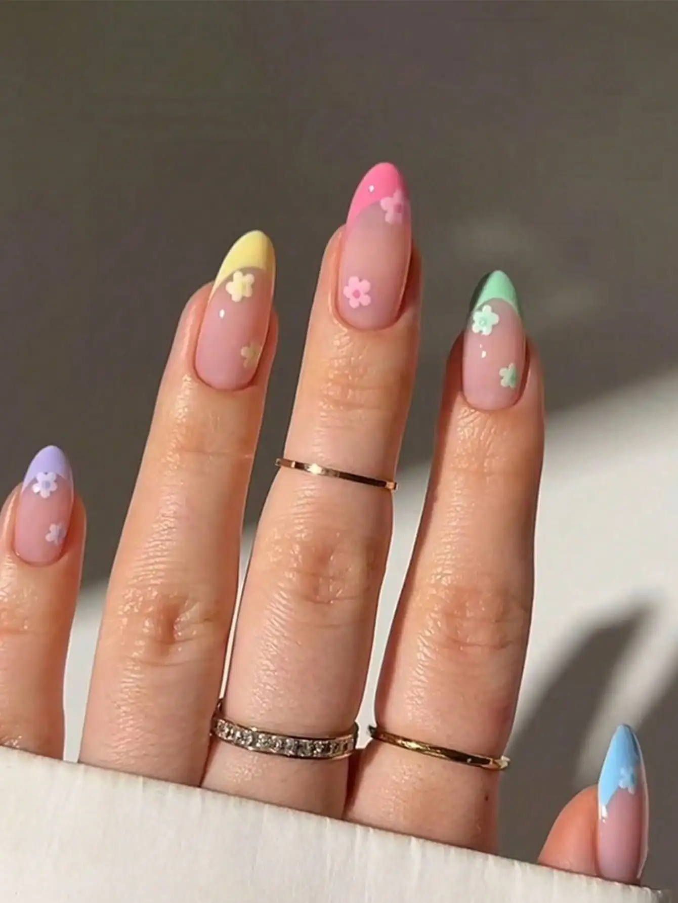 

24pcs/Set Almond-Shaped Independence Day White French Manicure Nail Stickers With Star, Bow, And Striped Patterns, Suitable For Hot Girls, Office Ladies, Parties, Dates, And Daily Wear