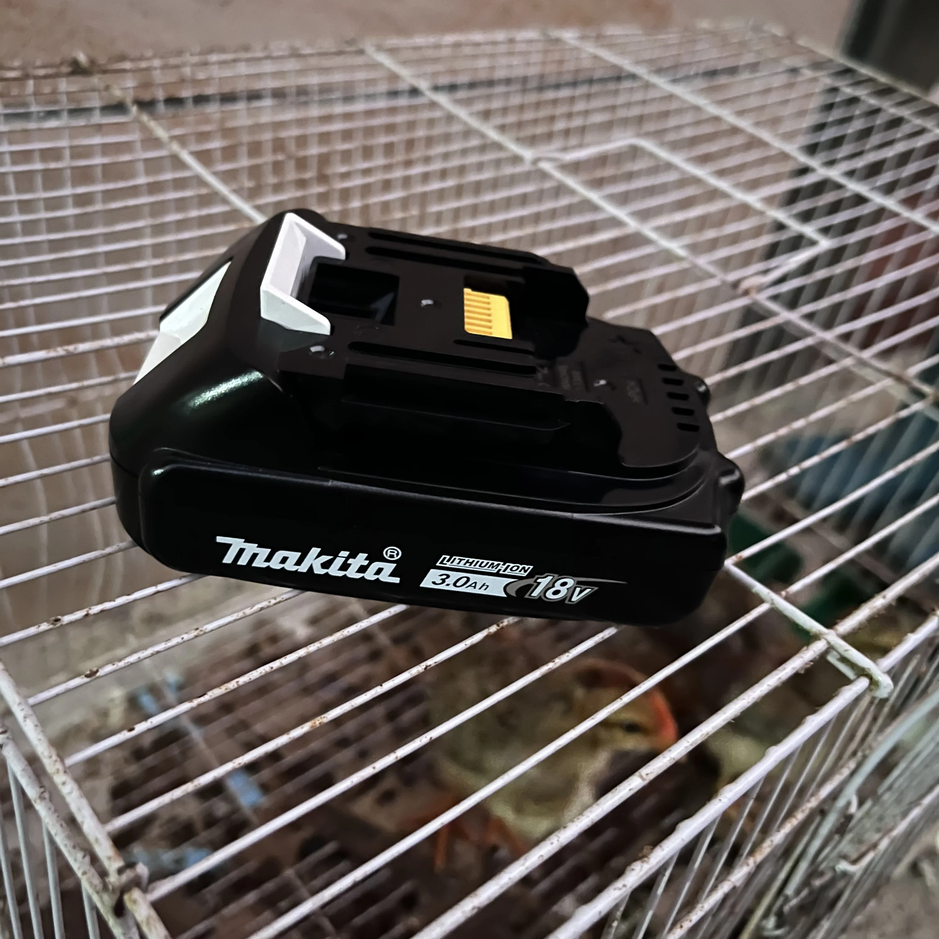 

Makita Battery BL1830B BL1850B 100% Original Makita 18V 3Ah 3000mah BL1850 BL1840 BL1860 BL1815 Replacement Lithium Battery