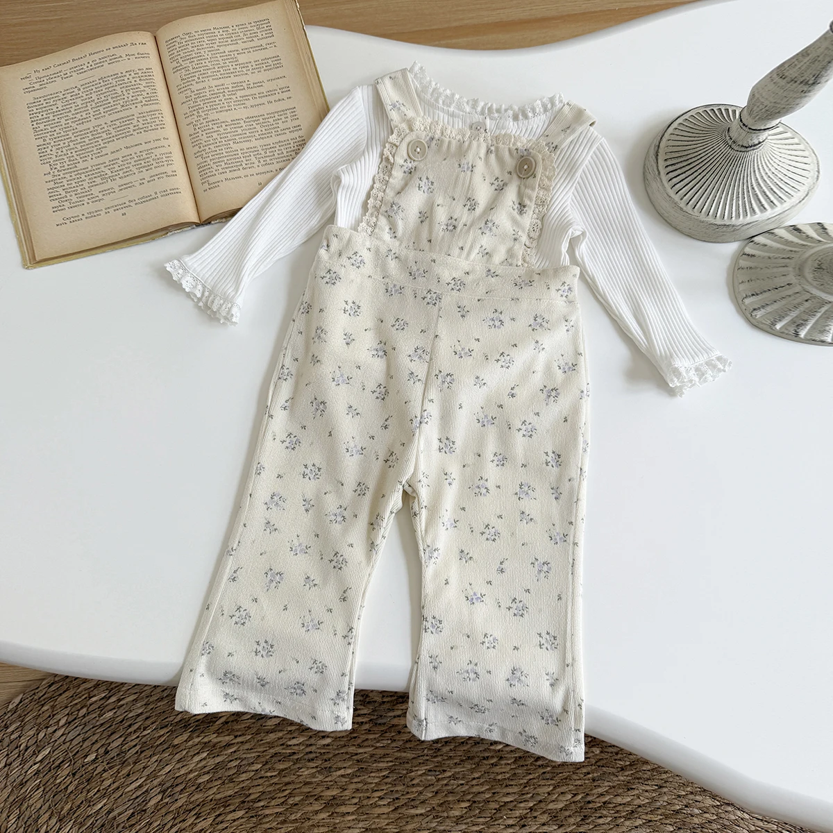 

Летние популярные комбинезоны для новорожденных, модные вязаные комбинезоны без рукавов с цветочной вышивкой для маленьких мальчиков и девочек, одежда на бретелях