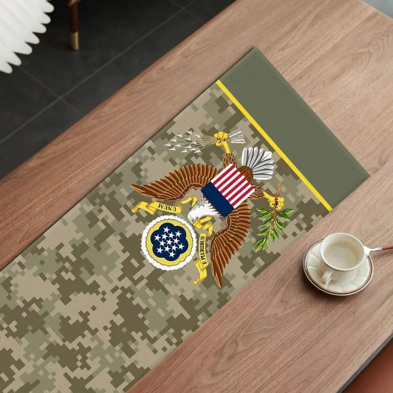 VIKAMA US Great Seal Camo Table Runner Military Style Polyester Dresser Scarf For Veterans Day Party Dining Room Entryway Home