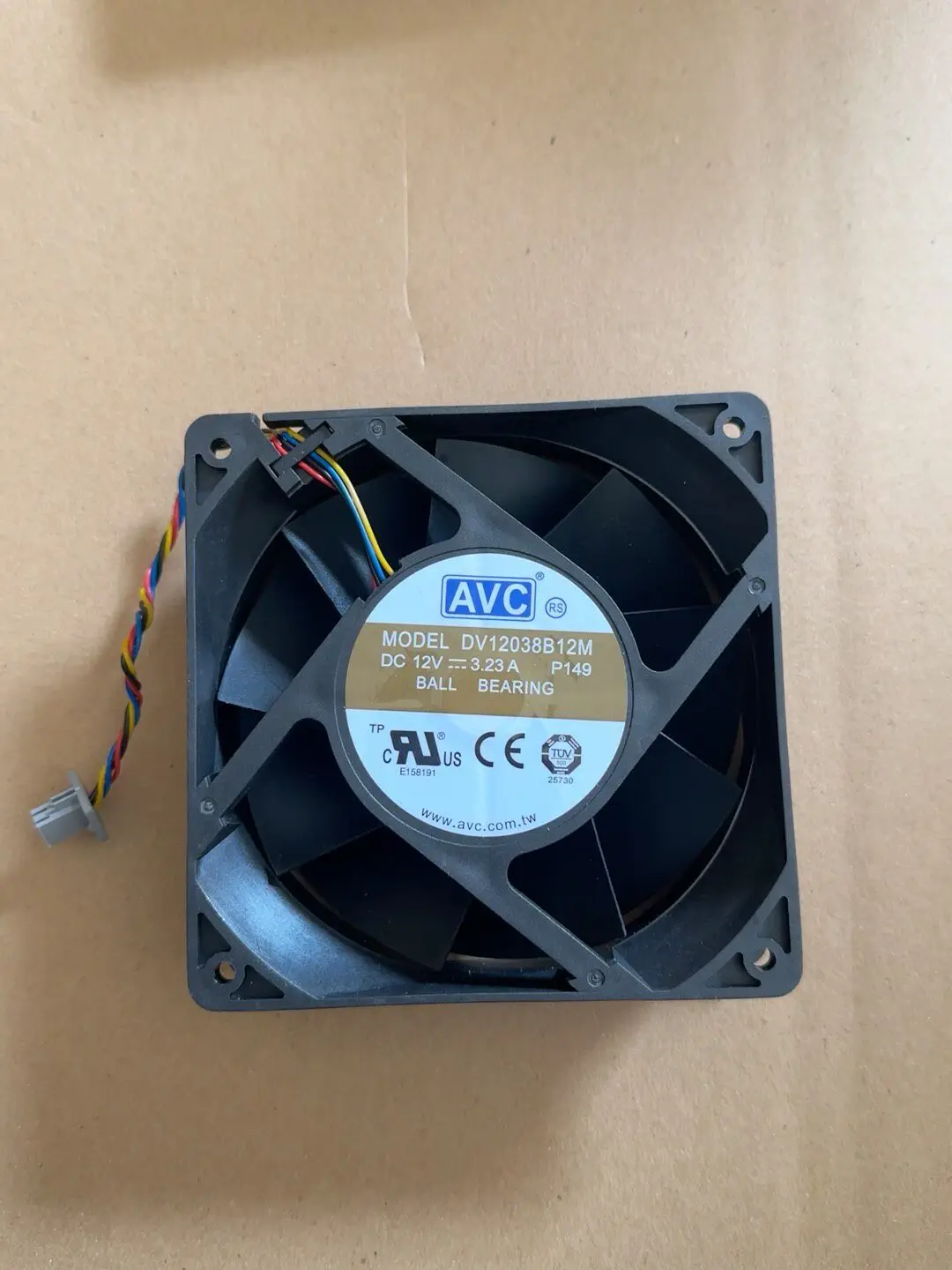 

Original DV12038B12M 12V 3.23A 12038 four wire cooling fan
