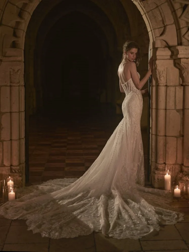 Vestido de novia de sirena sin tirantes con escote en forma de corazón de lujo, encaje de cola de tul desmontable, cuentas exquisitas, encantador vestido de novia personalizado