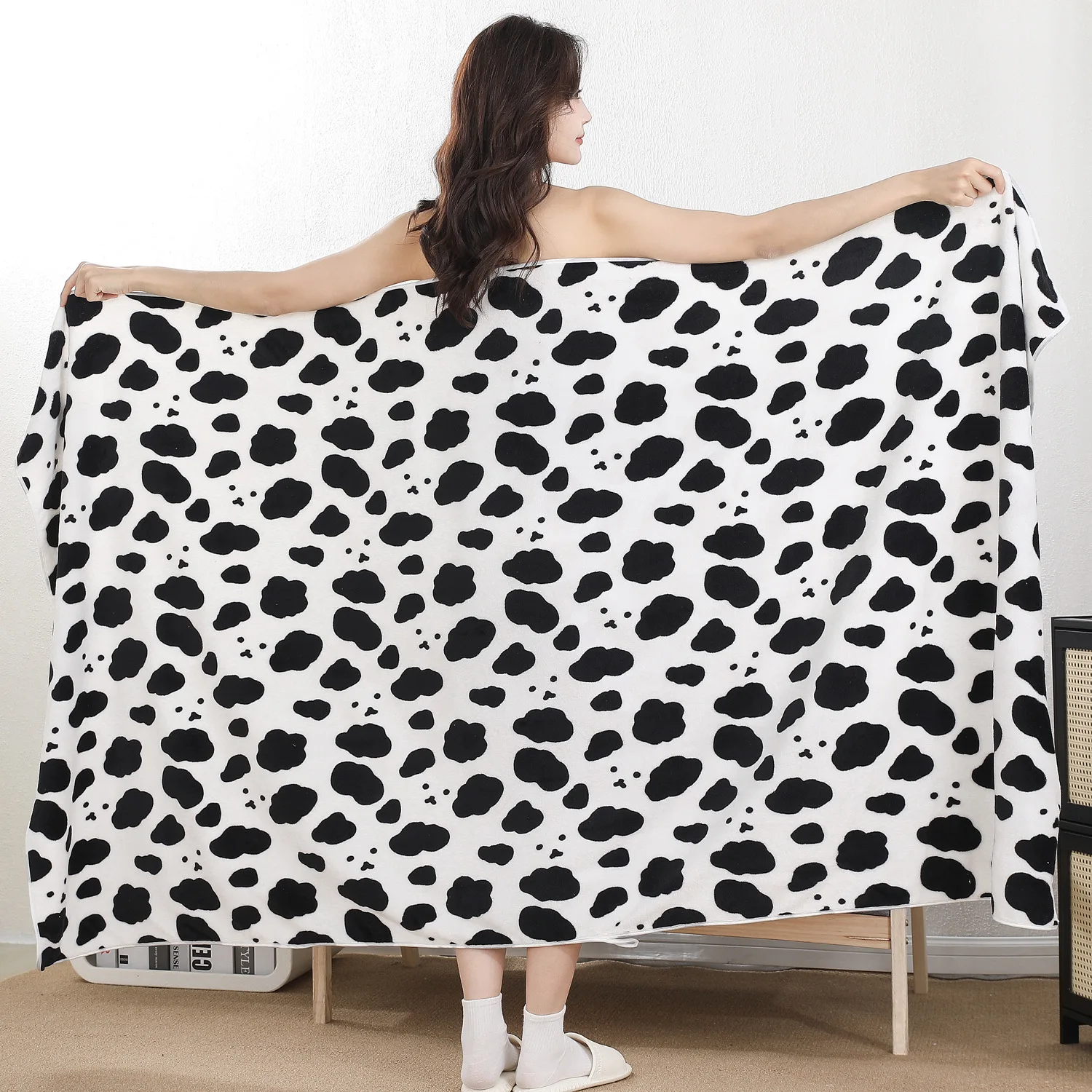 Coral Fleece Bathrobe Couples Wearable Wrap Bath Towel Super Absorbent Quick Dry Shower Cute Milk Cow Pattern Soft Bath Skirt