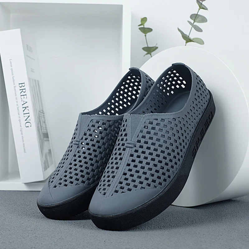 Vietnamese sandals men's new beach summer outer wear dad non-slip bottom bag and cool slippers soft bottom breathable