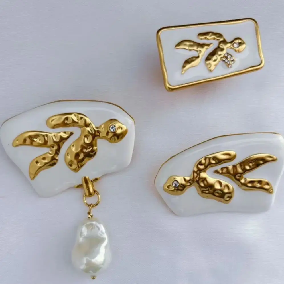 European and American vintage classic earrings, turquoise enamel, Baroque brass ear stud rings