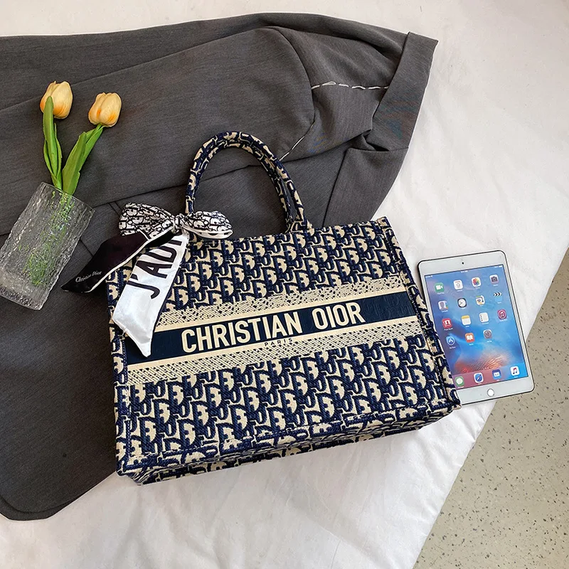 ​ حقيبة ركاب نسائية واسعة 2025، محفظة كتف قماشية متعددة الوظائف، حقيبة ذات سعة كبيرة للعمل والسفر ​