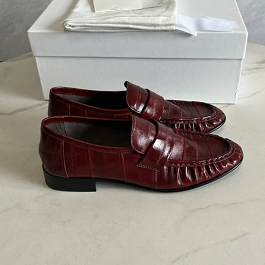 

Maxdutti Vintage Burgundy Color Pleated Loafers Shoes Women Minimalist Woman Shoes Shoes For Woman 2026 Spring Summer